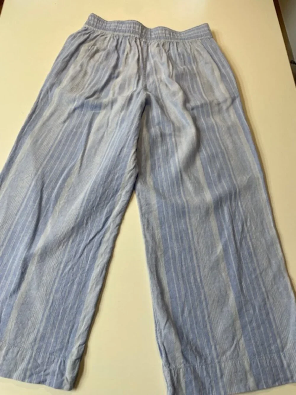 Tahari light blue cropped pull-on pants relaxed fit sz S